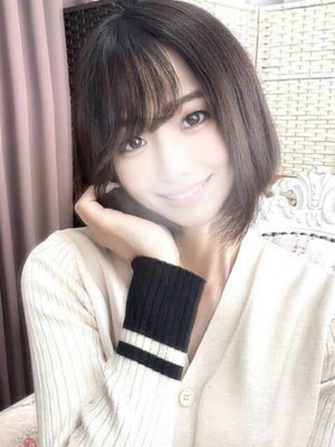 桜坂もえ 断りきれない美人マッサージ嬢たち（デリヘル＆エステ）