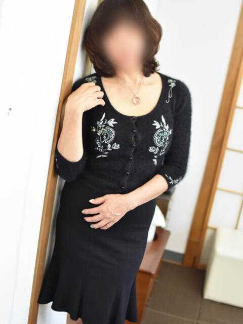 あんな(昭和41年生まれ) 熟年カップル名古屋～生電話からの営み～（人妻・熟女デリヘル）