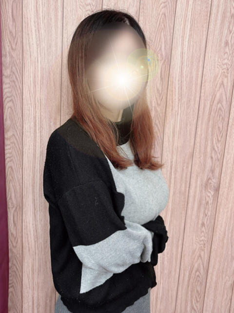 るな 松戸駅西口ママ友さーくる（人妻デリヘル）