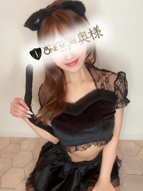 めろ【驚愕の美女に首ったけ】 One More 奥様 新宿店(人妻デリヘル)