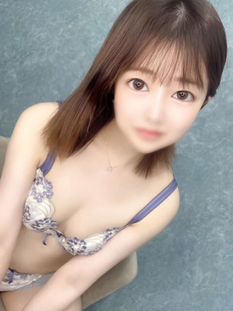 ゆみ☆絶対的彼女感 Hills Premier（デリヘル）