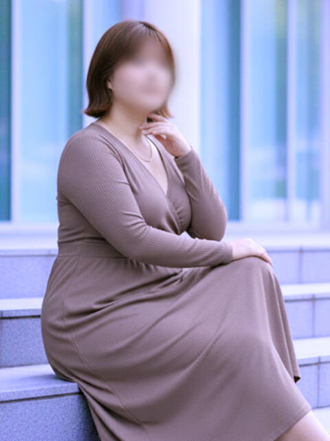 胡桃 ミセスラウンジ東京（人妻系デリヘル）