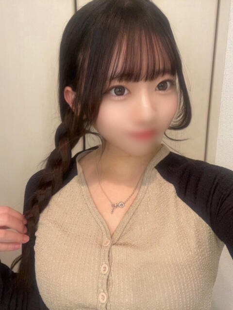 新人①番さん MOMO(モモ)（ソープランド）