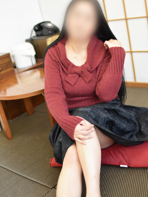 めぐ(昭和47年生まれ) 熟年カップル名古屋~生電話からの営み~(人妻・熟女デリヘル)