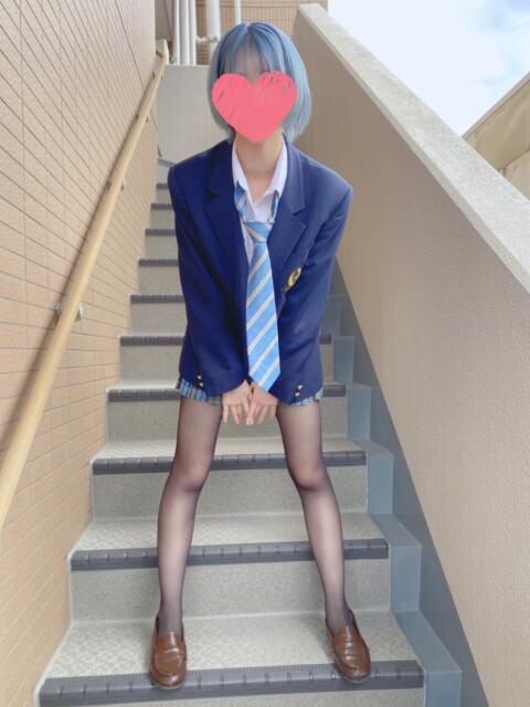 りみ 青チェと赤チェ（派遣型オナクラ＆リフレ）