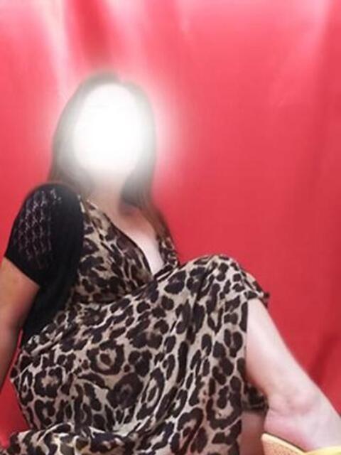 椿 変態美熟女お貸しします。（待ち合わせ型熟女デリヘル）