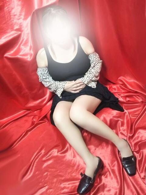 松村 変態美熟女お貸しします。（待ち合わせ型熟女デリヘル）