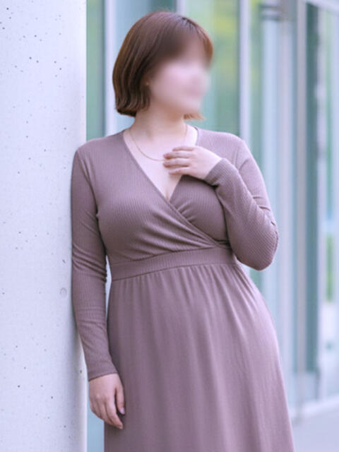 胡桃 ミセスラウンジ東京（人妻系デリヘル）