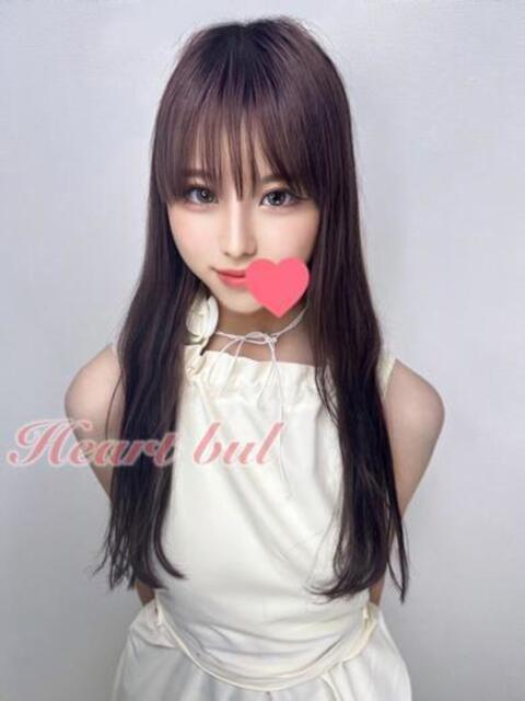 いずみ【未経験スレンダー美少女】 はぁとぶる(デリヘル)