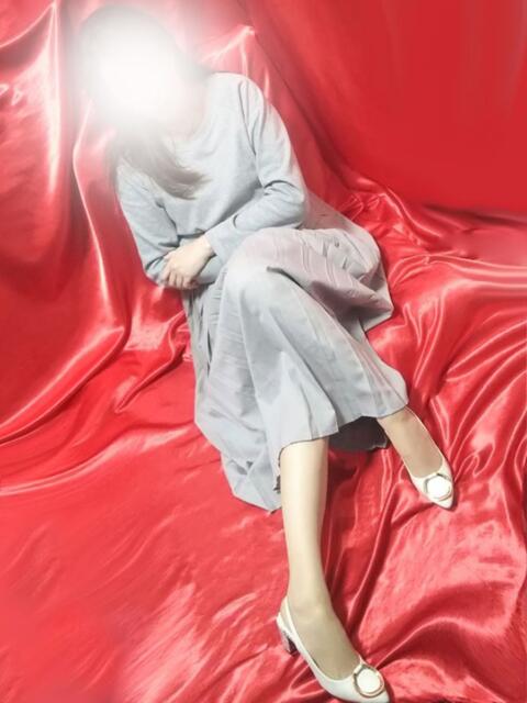 浜辺 変態美熟女お貸しします。（待ち合わせ型熟女デリヘル）