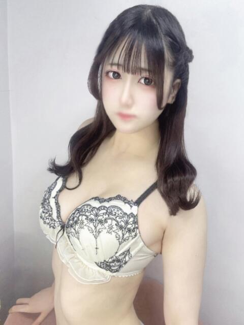 なゆ とある風俗店♡やりすぎさーくる新宿大久保店♡で色んな無料オプションしてみました（デリヘル）