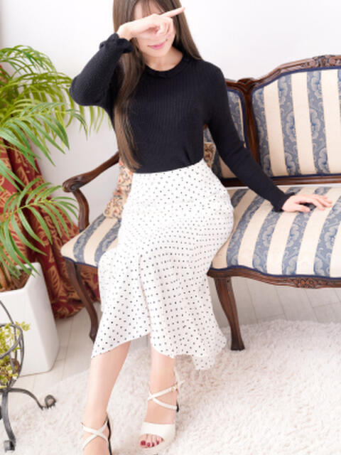 りん 横浜人妻セレブリティ（ユメオト）（人妻系デリヘル）