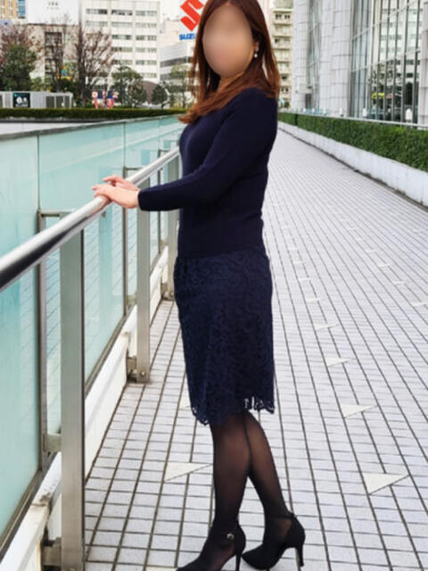 秋吉 不倫妻の誘惑（人妻系デリヘル）