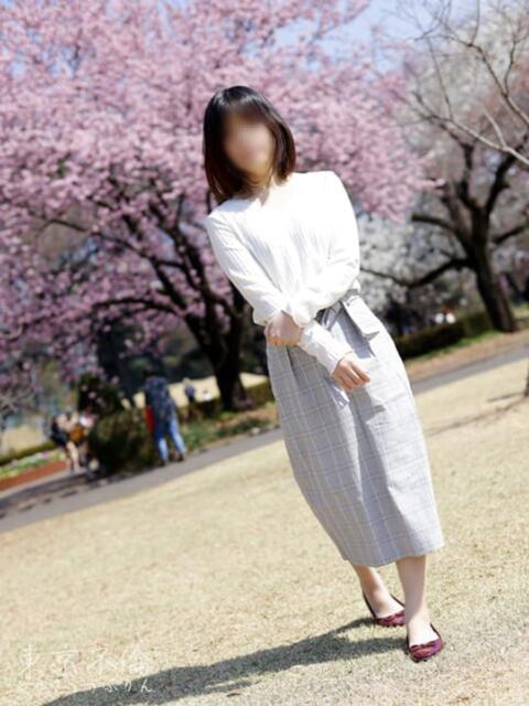 花岡ましろ 東京不倫 渋谷店（人妻デリヘル）