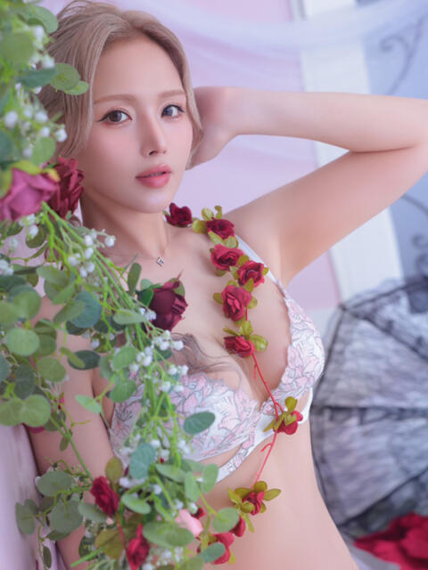 WINTER ニューハーフヘルスSURPRISE ONE十三店（ニューハーフヘルス）