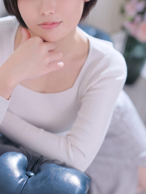 会沢　真緒 トリプルクラウン（高級デリヘル）