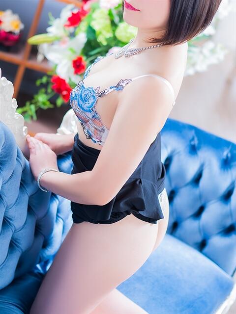 雅(みやび) 天国にいちばん近い島　ニューカレドニア式高級アロマエステ(カサブランカグループ)（エステ）