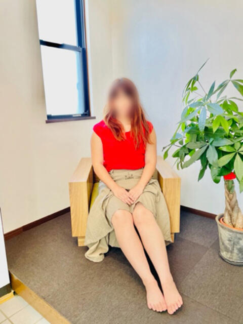 友利奈(ゆりな) おもてなし婦人(人妻系デリヘル)