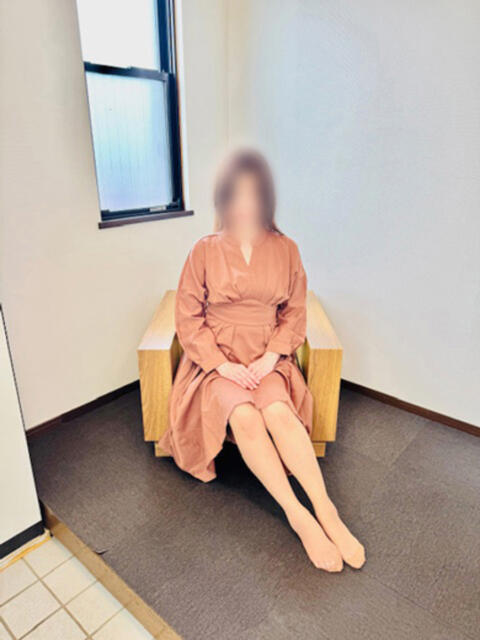 涼香(りょうか） おもてなし婦人（人妻系デリヘル）