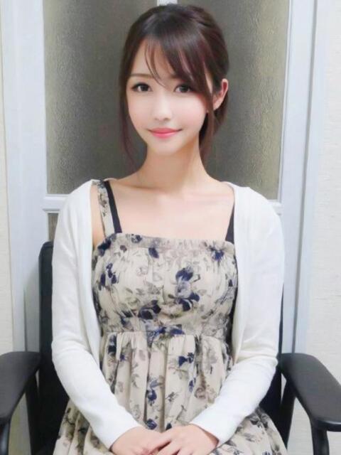 まお♪究極モデル体型 女子大生専門店白百合（デリヘル）