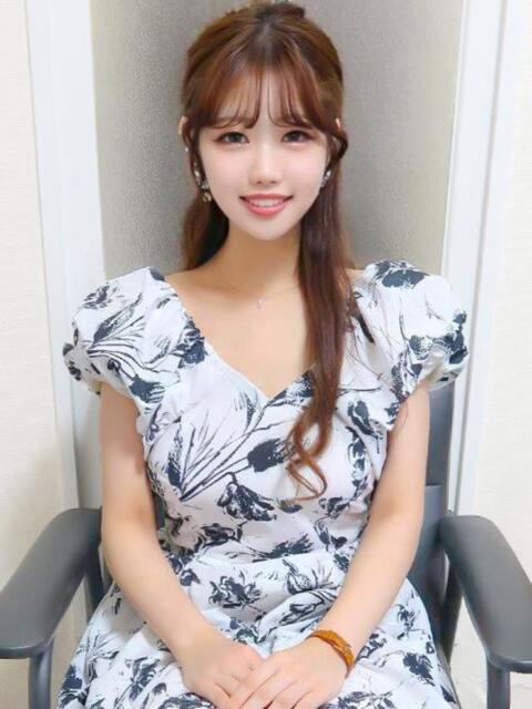 えみり♪美人でモデル級 女子大生専門店白百合（デリヘル）