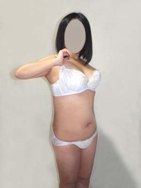 りこ　体験入店 愛ロマンス（人妻デリヘル）