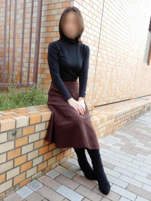 【体験入店】なつき ロダン（人妻熟女デリヘル）