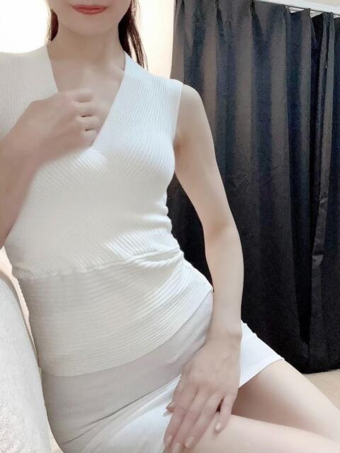 星野-ほしの- Mrs.Gold Tiara-ミセスゴールドティアラ-（【非風俗】メンズエステ）