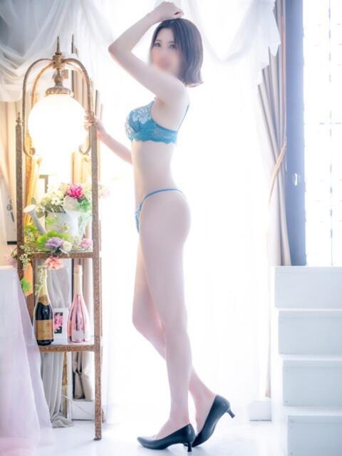 鳳凰みさき 奴隷志願！変態調教飼育クラブ梅田店（デリヘル）