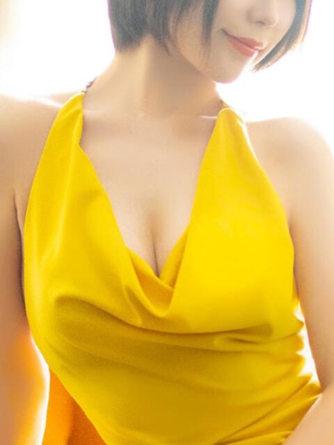 吉沢 枇奈乃 マダム麗奈大阪（会員制VIP専用デリヘル）