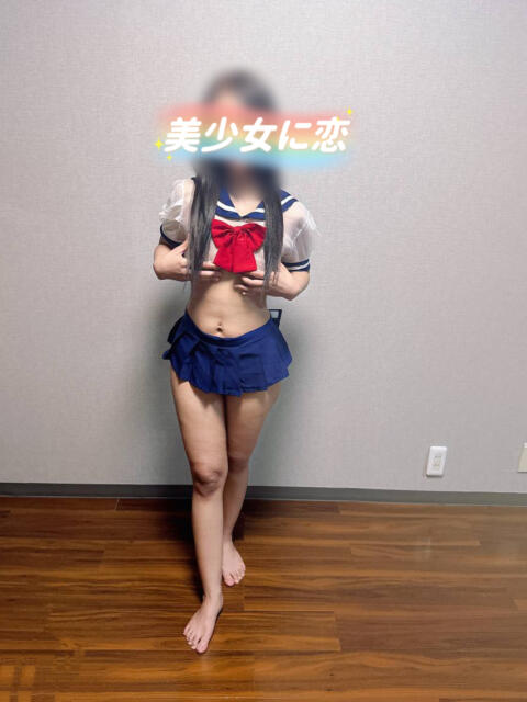 ベニ 美少女に恋（アジアンデリヘル）