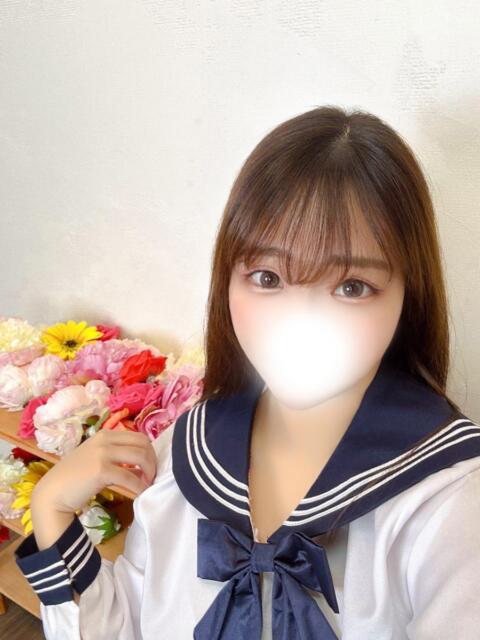 レナ(幼い可愛さ) ペロ×2キャンディ（デリヘル）