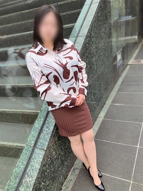 佐倉 渚 昼妻夜 滋賀店（駅待ち合わせ人妻デリヘル）