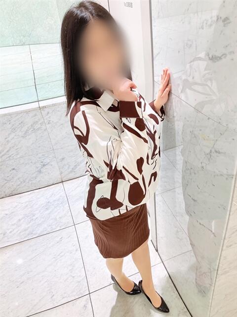 佐倉 渚 昼妻夜 滋賀店（駅待ち合わせ人妻デリヘル）