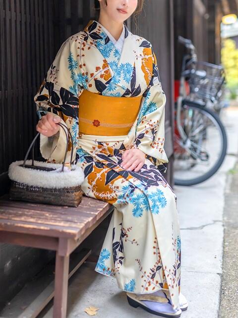 野波 真帆 熟女・人妻マダム宮殿（デリヘル）