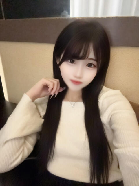 新人①番さん MOMO(モモ)（ソープランド）