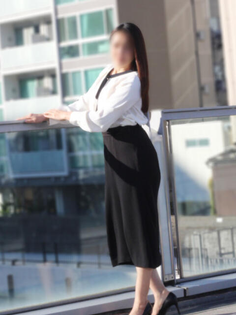 あいな 奥鉄オクテツ大阪（駅待ち合わせ型人妻デリヘル）