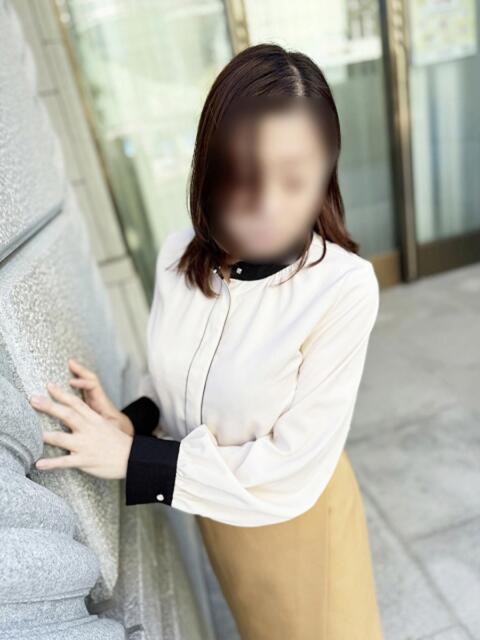 ひとみ 完熟ばなな札幌・すすきの（人妻熟女デリヘル）