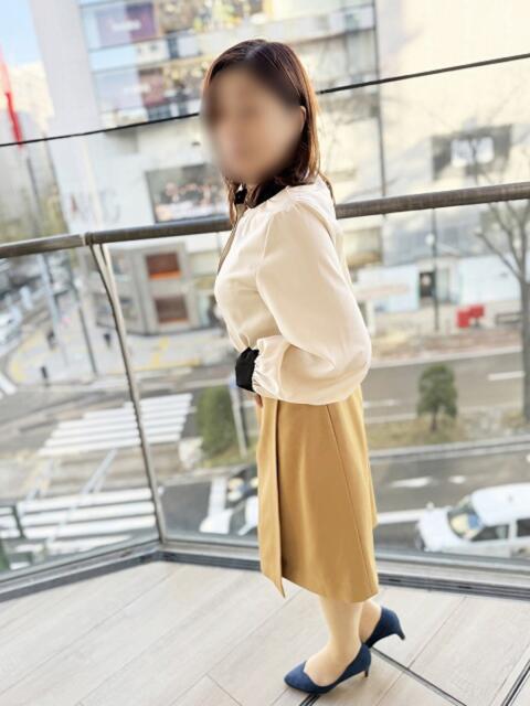 ひとみ 完熟ばなな札幌・すすきの（人妻熟女デリヘル）
