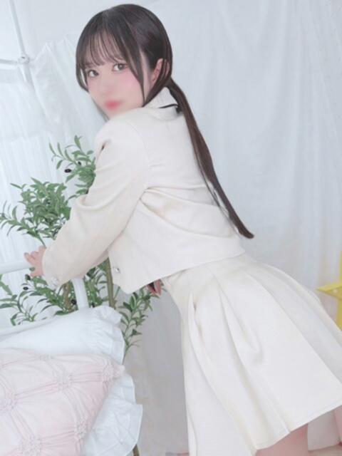 みり E+アイドルスクール　大阪・日本橋店（デリヘル）