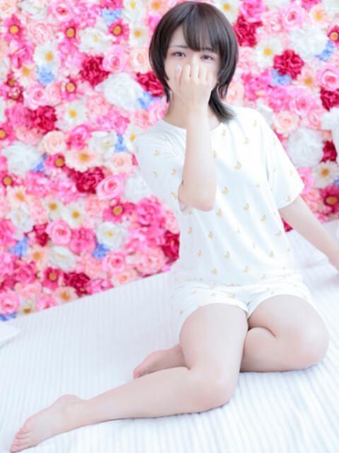 まり　ショートヘア清楚美少女 AROMA FACE NAKASU（ソープランド＆アロマエステ）