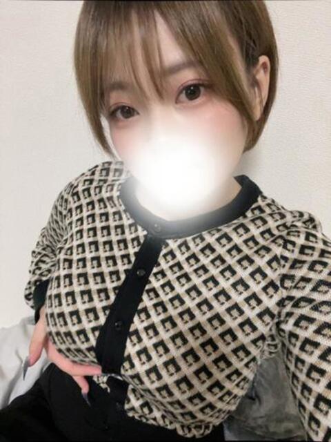 爆乳素人まいちゃん ロイヤル　アテンダー（デリヘル）