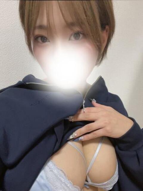 爆乳素人まいちゃん ロイヤル　アテンダー（デリヘル）