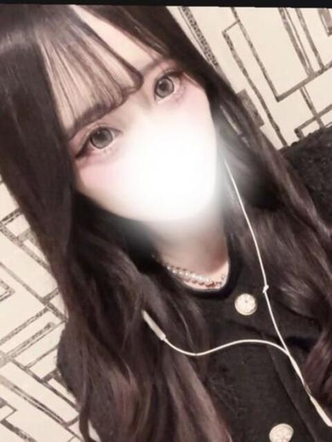 SSSS級完全未経験れせなちゃん ロイヤル　アテンダー（デリヘル）