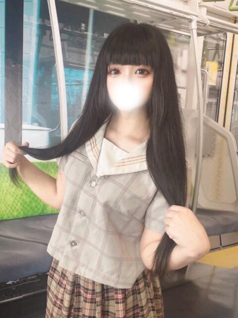 かなの（可愛すぎる黒髪ロリ巨乳 ハニービー（Honey Bee）（デリヘル）