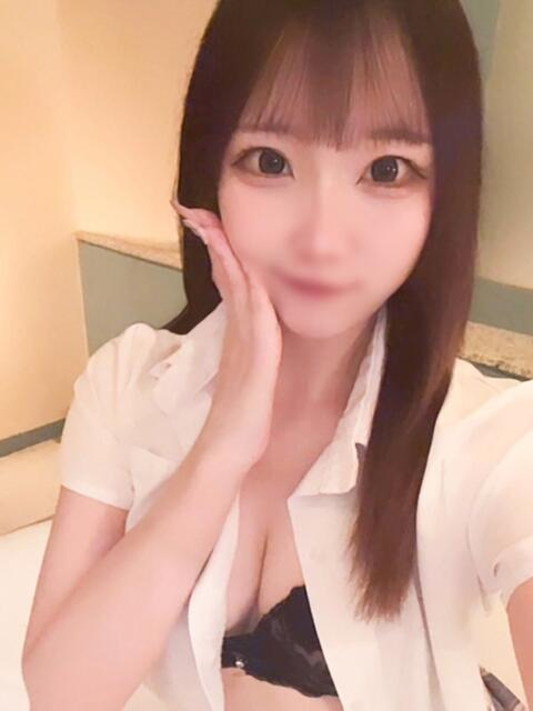 あいな クラブ バレンタイン大阪（素人美女専門デリヘル）