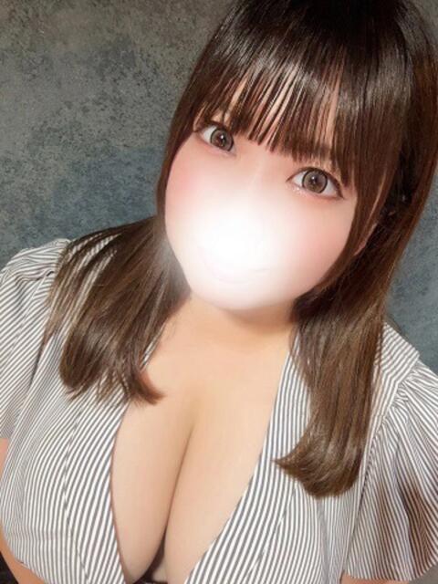 ひなの エンジェルマスカット（巨乳ぽっちゃりデリヘル）