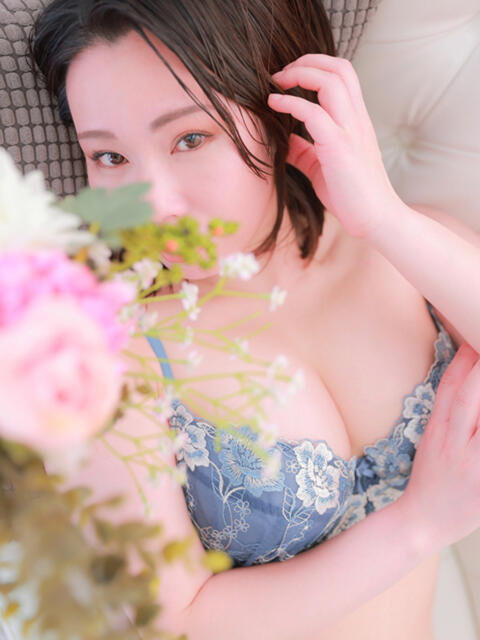 るい 新橋・汐留人妻ヒットパレード（シンデレラグループ）（若妻デリヘル）