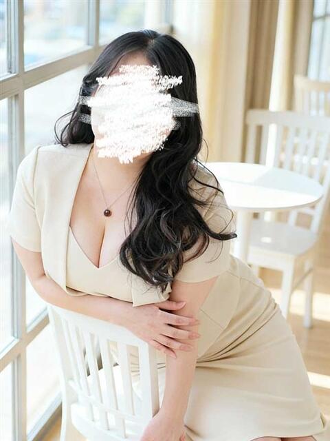 花咲 ひなた セカンドパートナー池袋（人妻デリヘル）