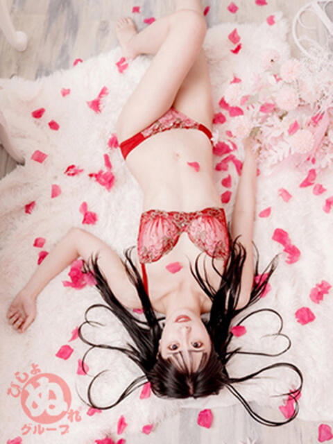 エナコ びしょぬれ潮吹秘書（素人コスプレデリヘル）